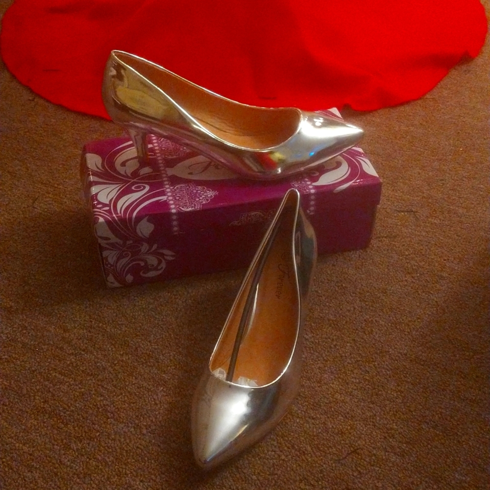 Never worn forever 21 shoes